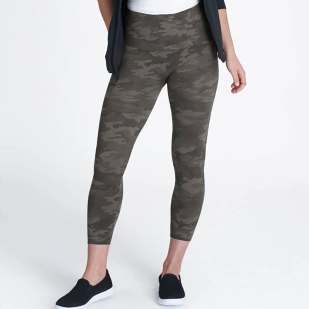 Spanx Look At Me Now seamless cropped camo print active athleisure leggings